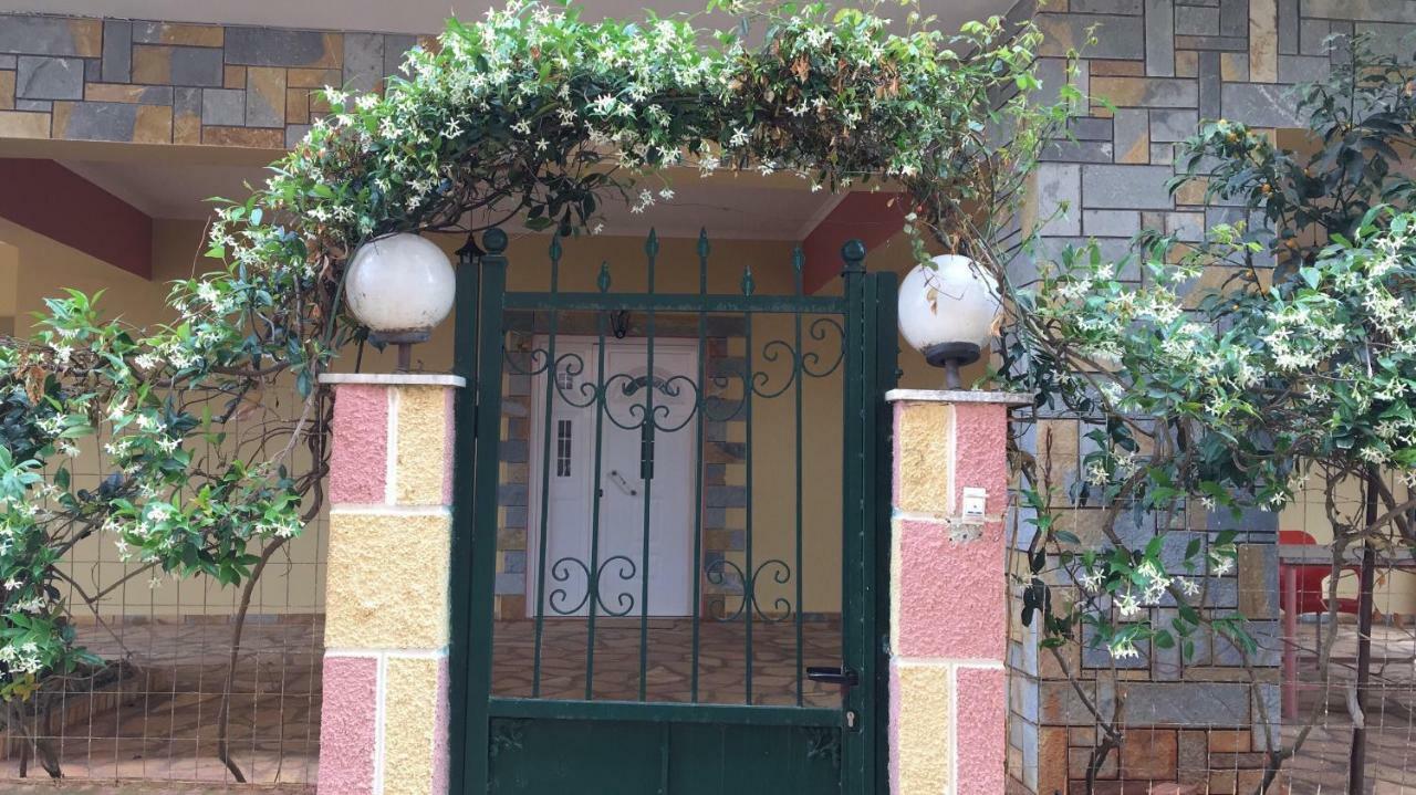 Hotel De Ksamil Exterior photo